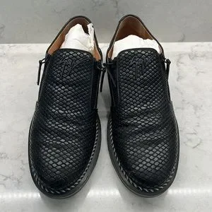 Giuseppe Zanotti  Costner Black Embossed Leather  Side Zip Shoes 42.5 = 9.5 GIUSEPPE ZANOTTI High Top Leather Lace-Up Sneakers All Black  main image 4
